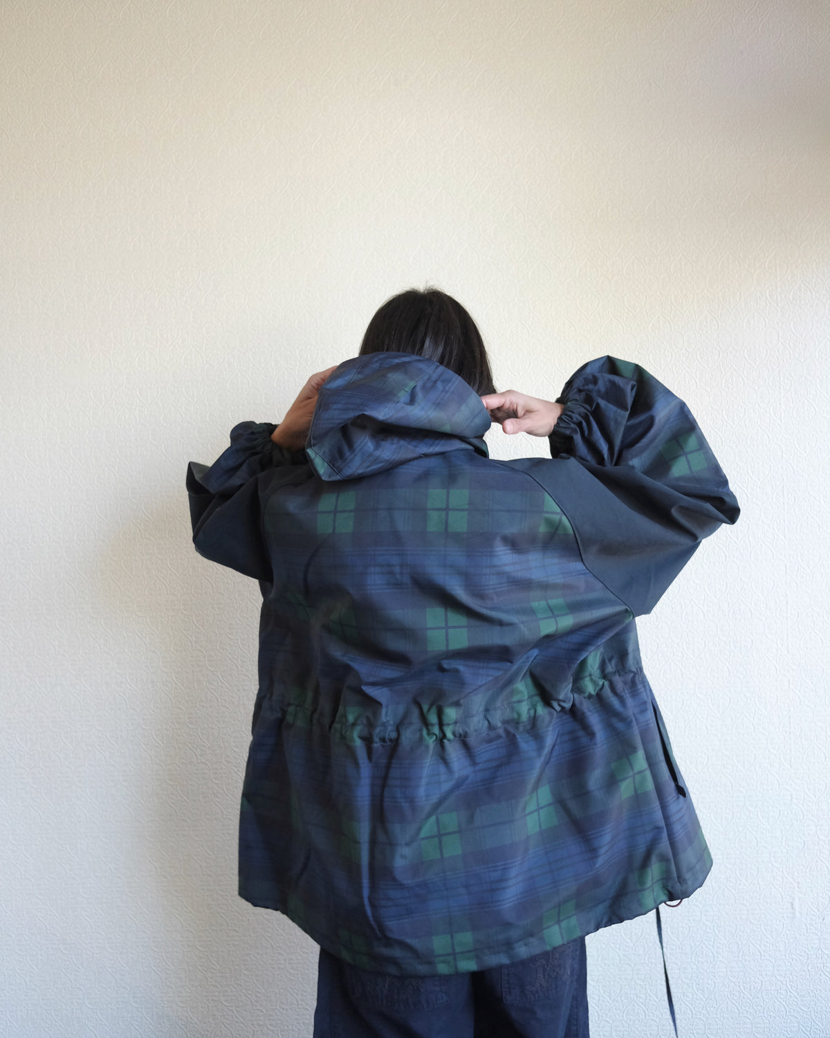 Liu Raincoat, Navy Check