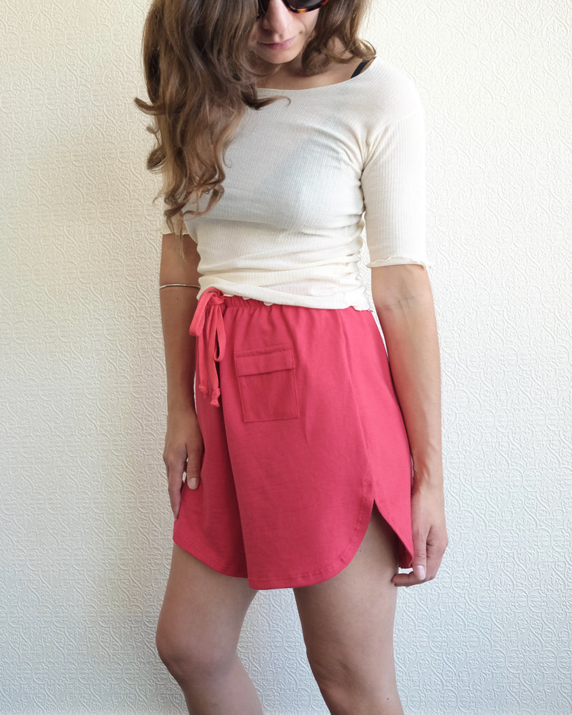 101 Shorts, Red