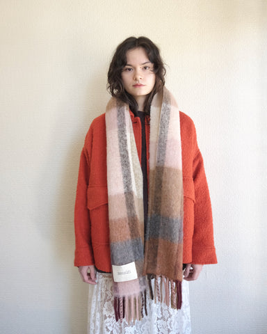 Lucio Scarf, Rust