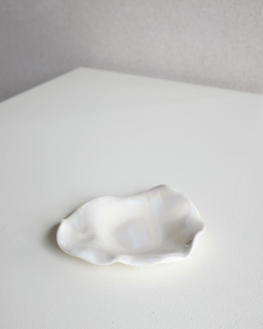 Small Oyster Dish, Pearl