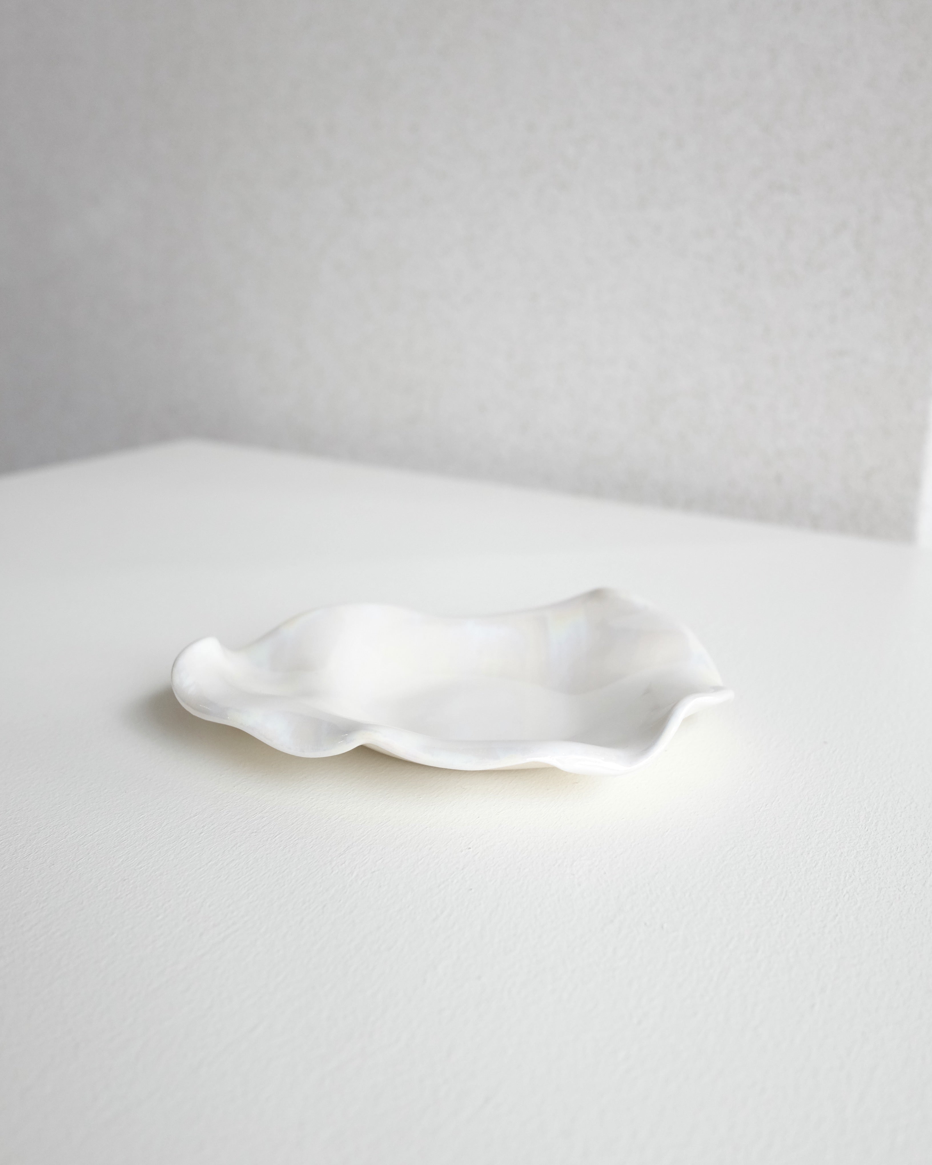 Small Oyster Dish, Pearl