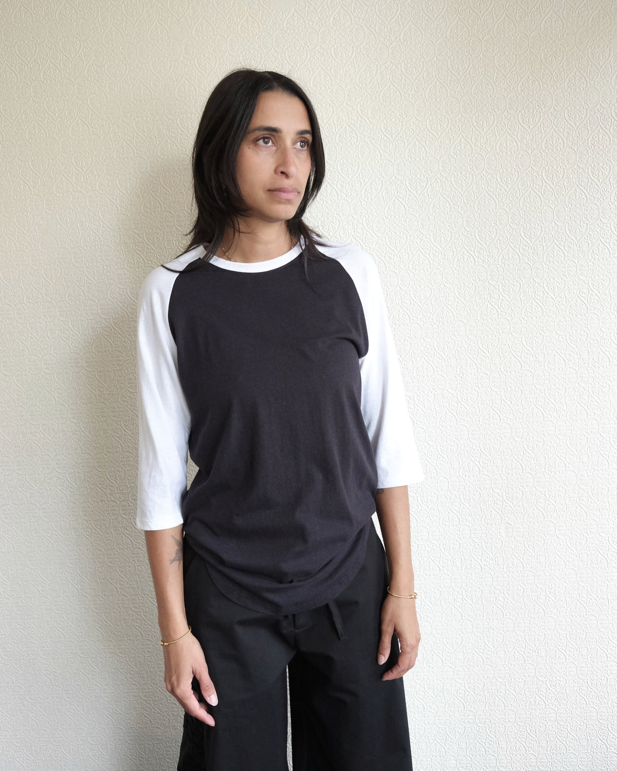 Stones Raglan Shirt, Black