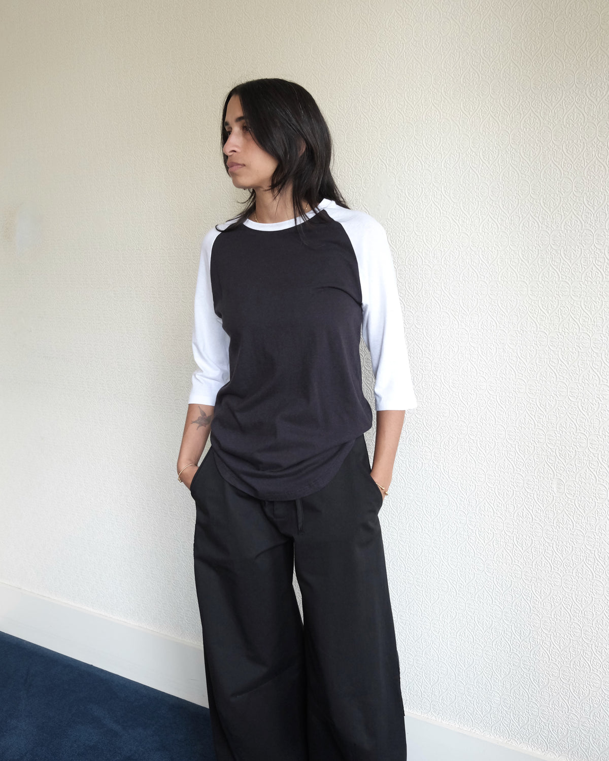 Stones Raglan Shirt, Black