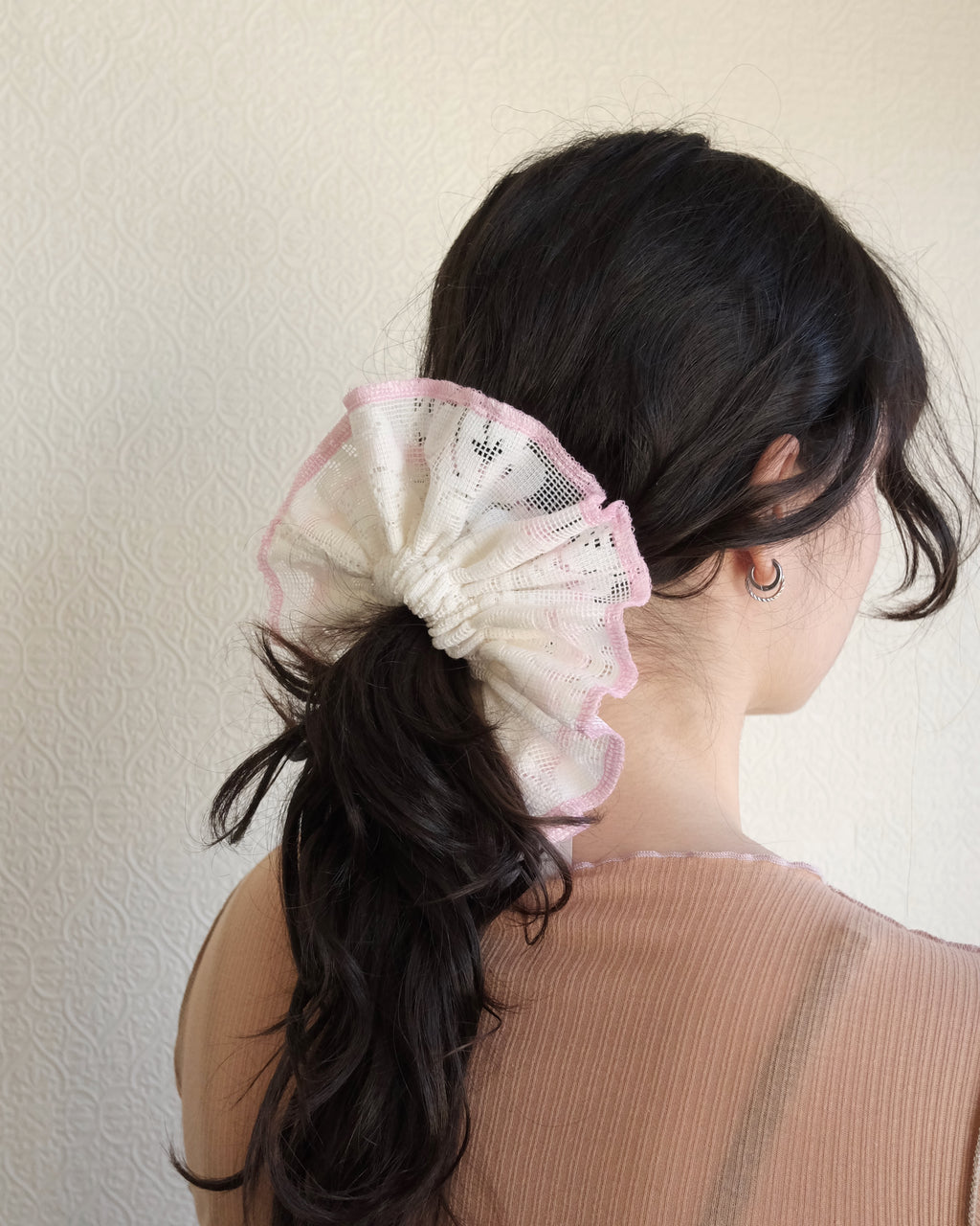 Suzi Scrunchie, Tabitha Lace