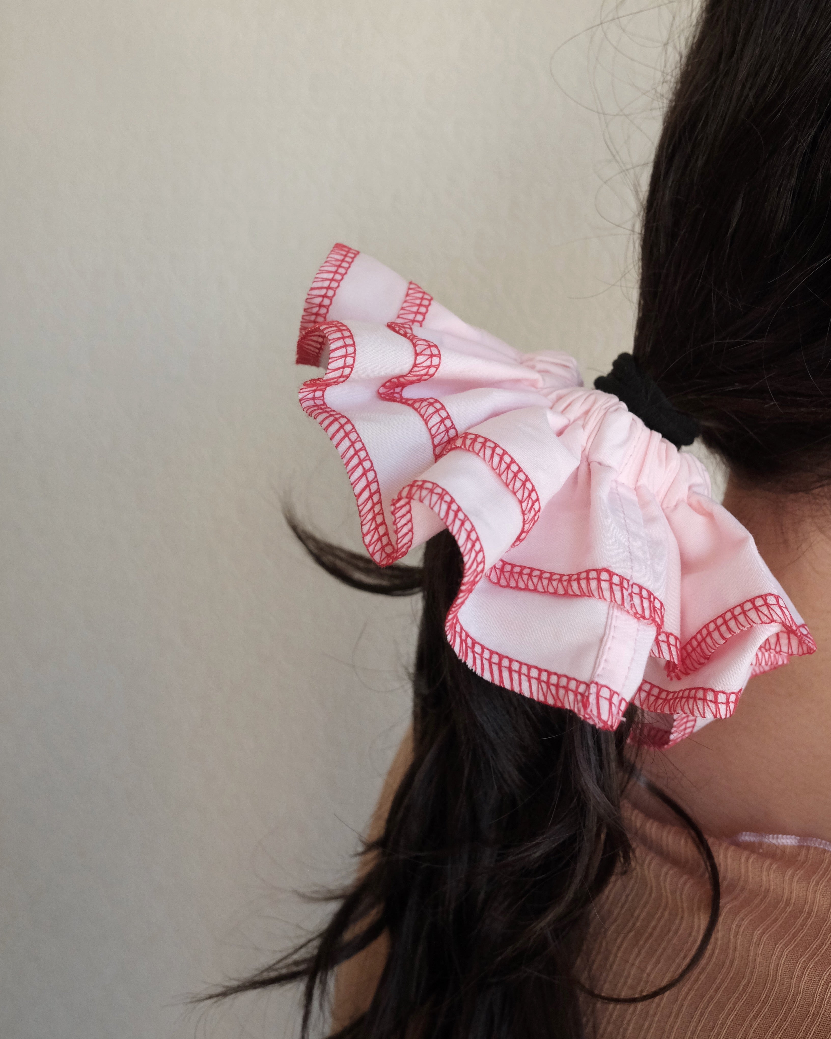 Suzi Scrunchie, Petal Pink