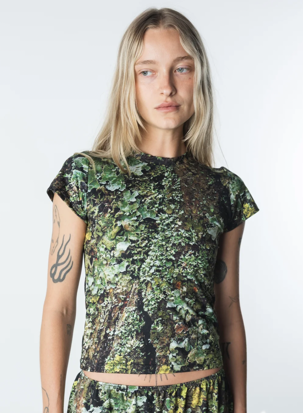 Cosma Tee