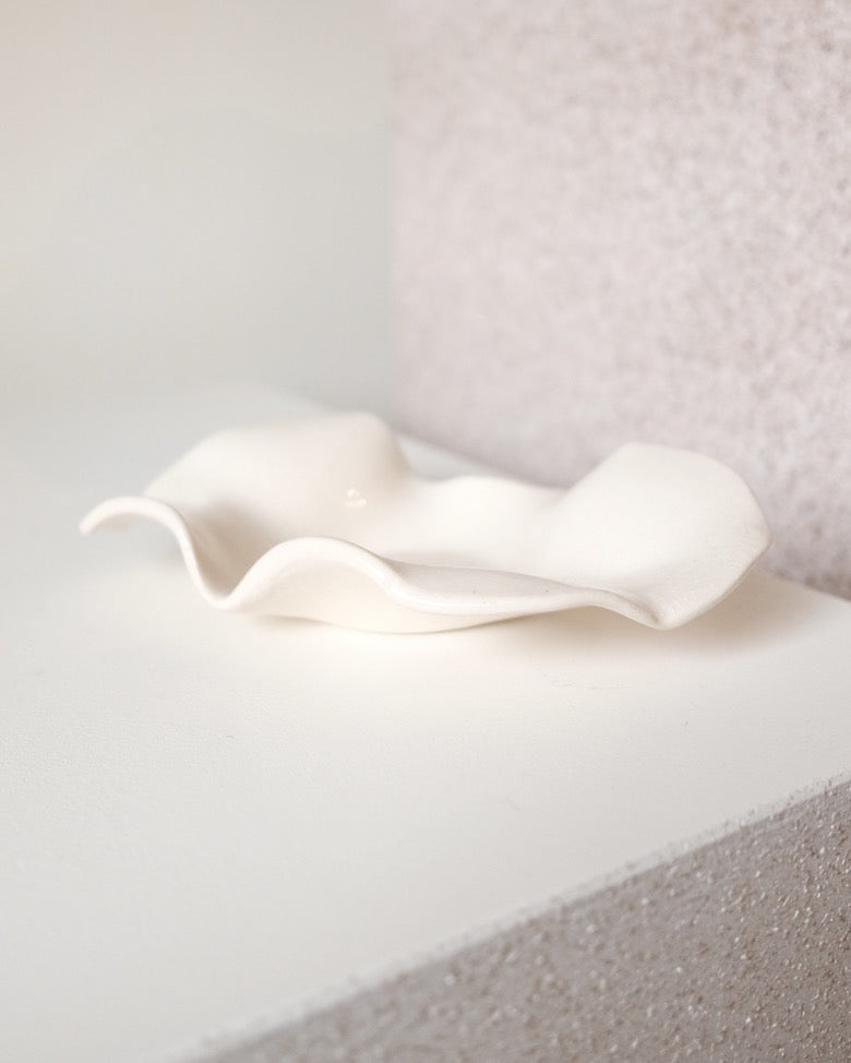 Large Oyster Dish, Clear Crackle