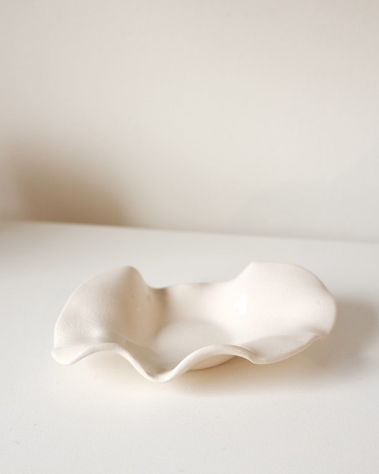 Large Oyster Dish, Clear Crackle