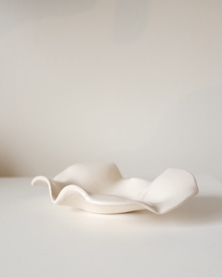 Large Oyster Dish, Clear Crackle