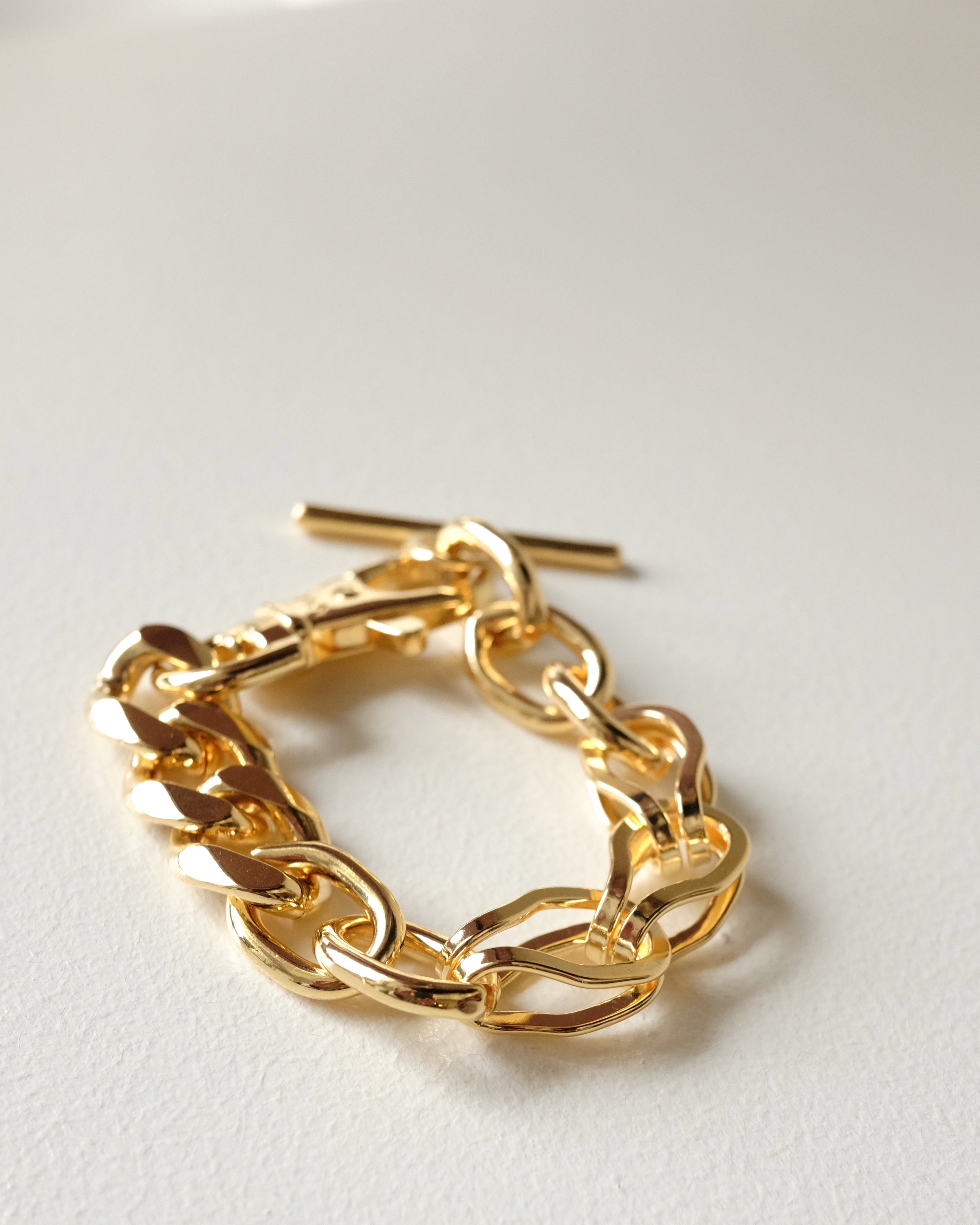 Ambie Bracelet, Gold