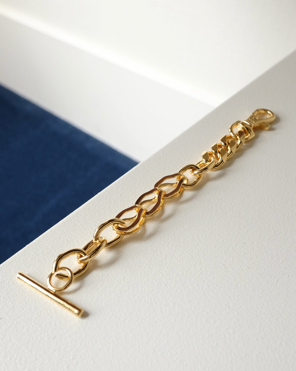 Ambie Bracelet, Gold