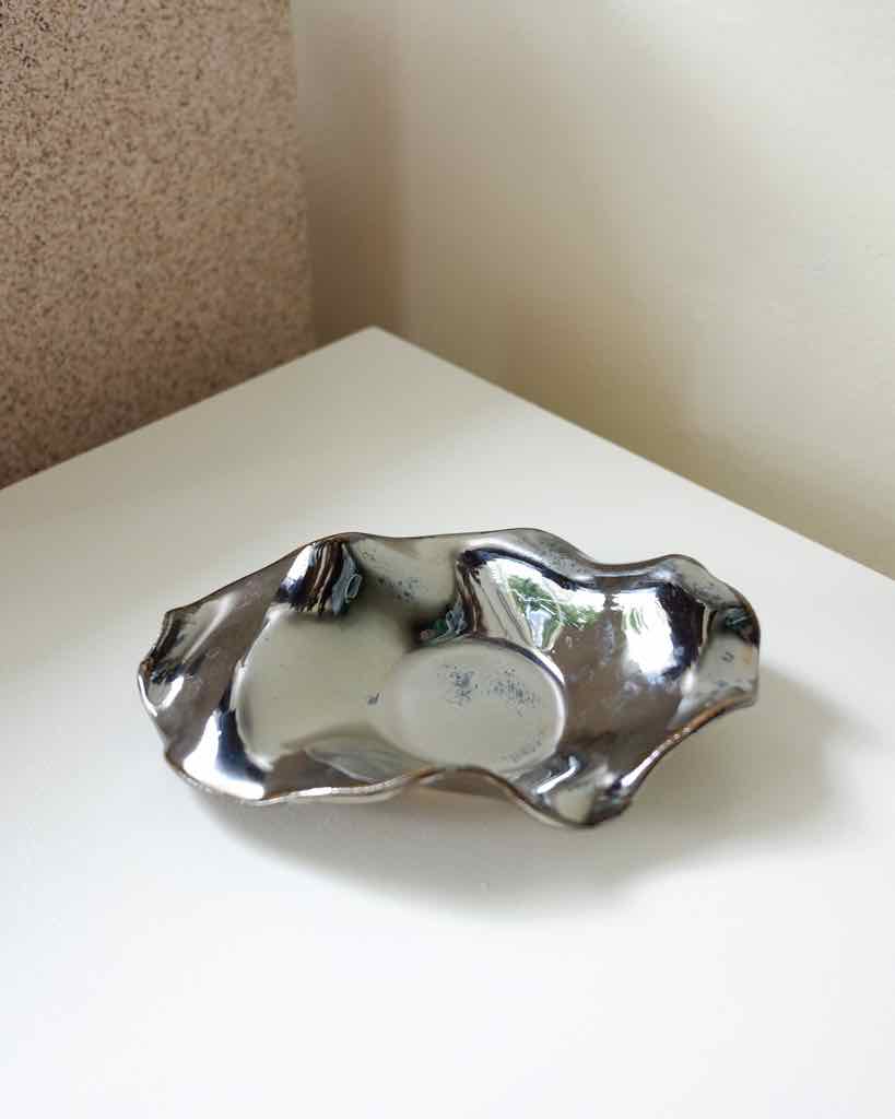 Large Oyster Dish, Black Mirror