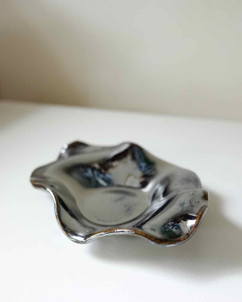 Large Oyster Dish, Black Mirror
