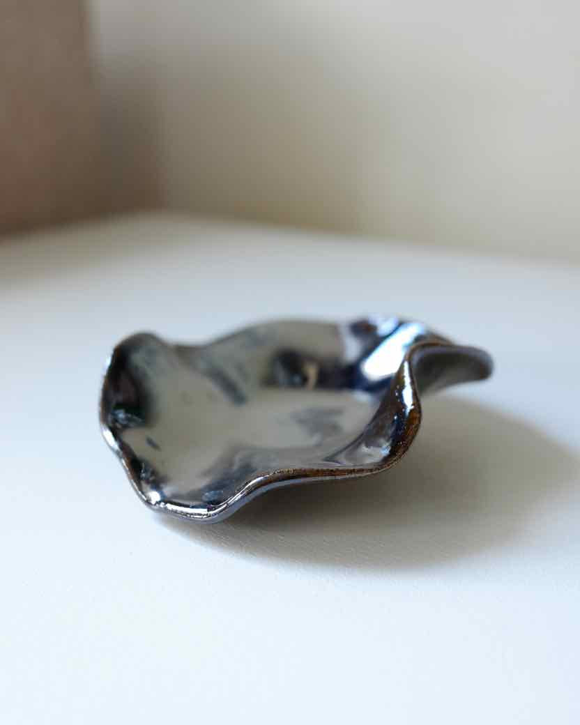 Small Oyster Dish, Black Mirror